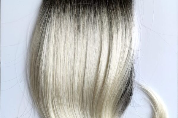 Platin Blond Rooted